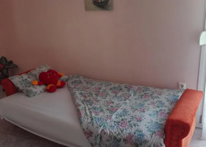 On 4th Floor With A Huge Balcony! 10 Min Away From Metro! * Thessaloniki