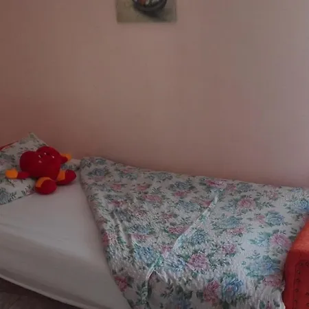 On 4th Floor With A Huge Balcony! 10 Min Away From Metro! * סלוניקי