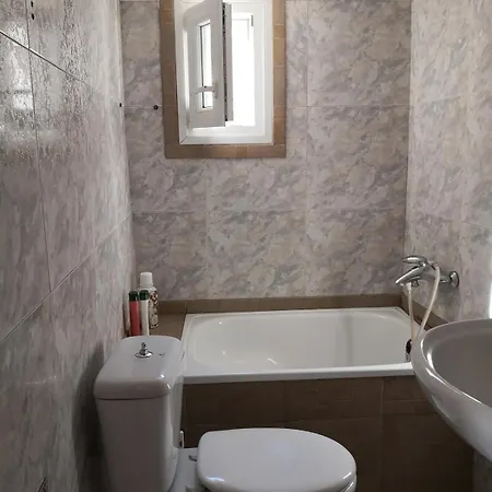 On 4th Floor With A Huge Balcony! 10 Min Away From Metro!