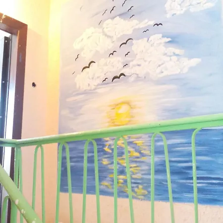 דירה On 4th Floor With A Huge Balcony! 10 Min Away From Metro!