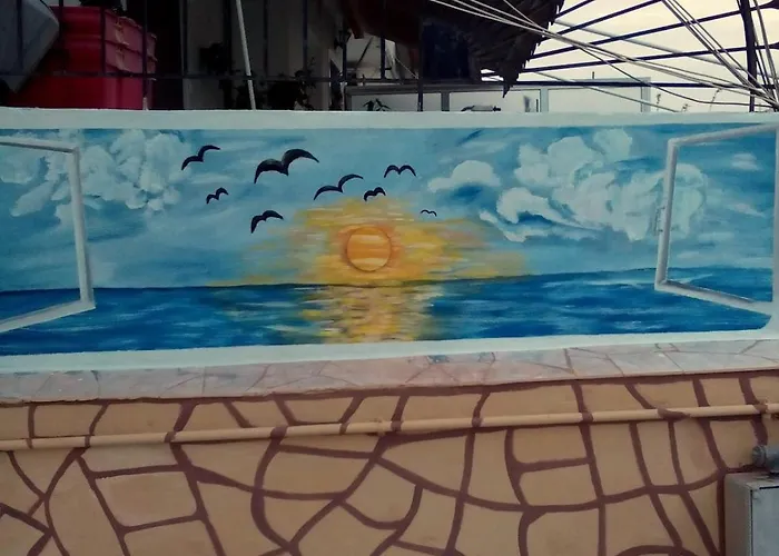 On 4th Floor With A Huge Balcony! 10 Min Away From Metro! Salonic